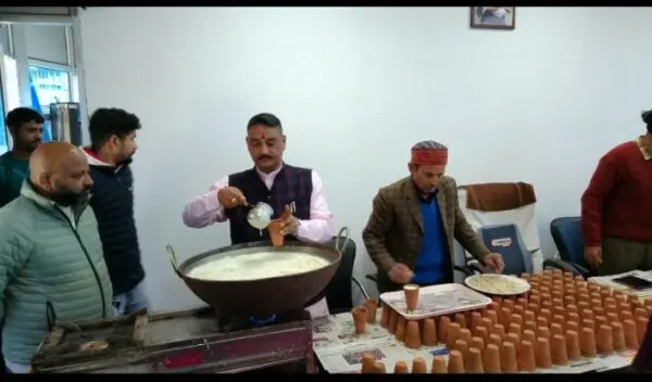 नशे को कहें ना, अपील के साथ अल्मोड़ा में बिट्टू ने दूध जलेबी पार्टी से किया नशामुक्ति अभियान का शुभारंभ 2 Say no to drugs, Bittu launches de-addiction campaign with Doodh Jalebi party