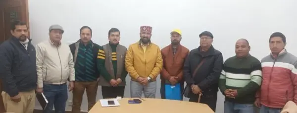 अल्मोड़ा: जंगलों के कटने और आग से बचाने की अपील के साथ पर्यावरण संस्थान के निदेशक से मिले लोग, जंगल बचाने को शीतलाखेत मॉडल अपनाने का आह्वान 2 Screenshot 20240214 204856