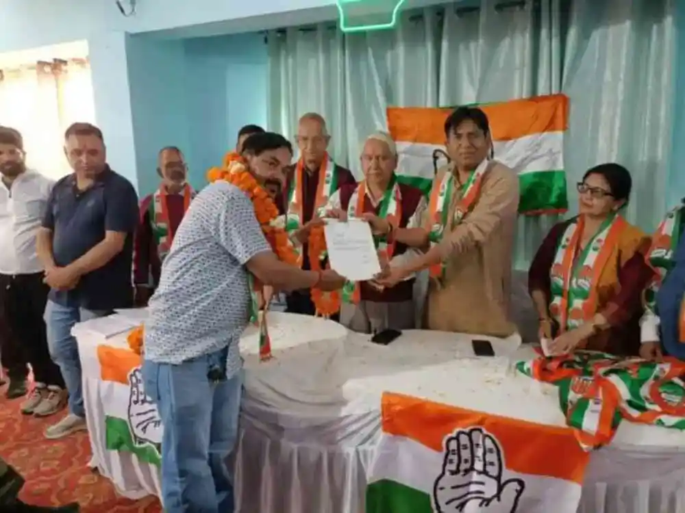 अल्मोड़ा में कांग्रेस की बैठक, कार्यकर्ताओं को दी अहम जिम्मेदारी 1 IMG 20240404 WA0020