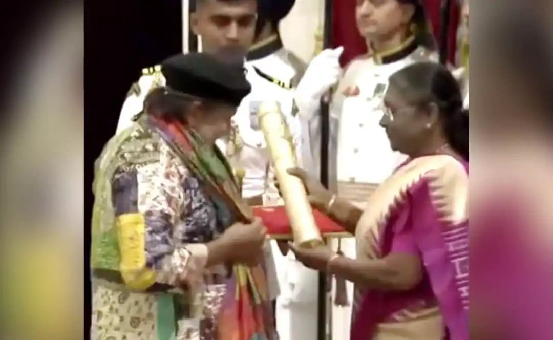 n60254547017138533329080341b5f2af47fd3da72422ec9315fbe15338abdf7ba3cea05ca9606a1acb180c