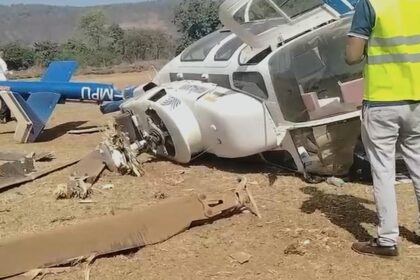6q509fr sushma andhare helicopter crashes 625x300 03 May 24
