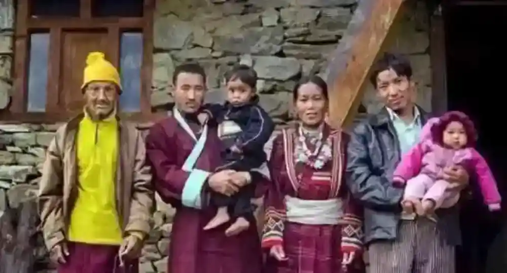 शादी बड़े से लेकिन पति बनते हैं सारे भाई, हिमाचल के इस गांव की अद्भुत प्रथा के बारे में क्या आप जानते हैं? 2 Screenshot 20240527 162452 Chrome opt.webp?v=17