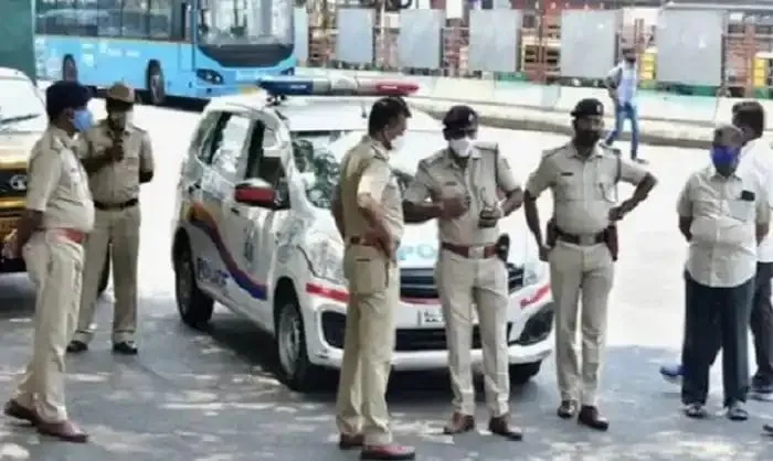 A major accident happened in Karnataka, 13 pilgrims including two children died