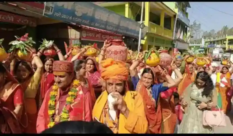 धौलछीना:: विमलकोट देवी मंदिर में कलश यात्रा के साथ श्रीमद्देवी भागवत कथा प्रांरभ 1 Screenshot 2024 0607 210445