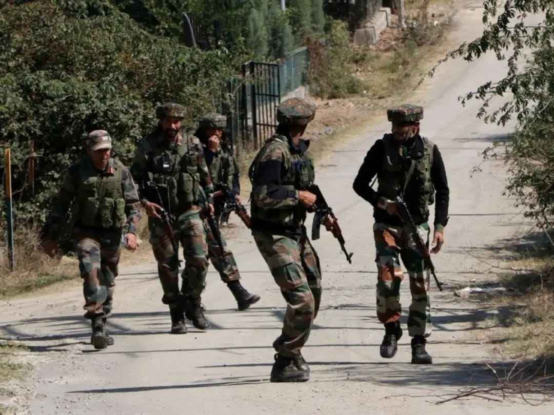 Security forces killed four terrorists in Kashmir, they were hiding in the area, one soldier also martyred