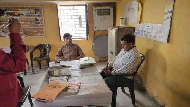 The teacher kept playing Candy Crush for 1.5 hours during the 5.5 hour school timing, then his mobile history was checked and he was suspended