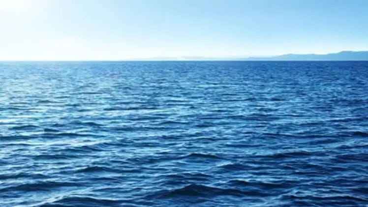 Oil tanker capsized in the middle of the sea in Oman, 13 Indians went missing, no clue found yet