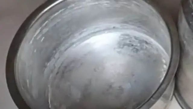 If your steel utensils have got white stains or rust, then with this trick they will be cleaned immediately