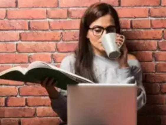 If you are not able to understand what to do after graduation, then by doing these four short term courses you will get an immediate job and a package of lakhs