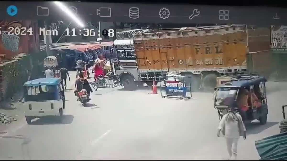 Three people including a woman were crushed by a speeding truck, admitted to hospital