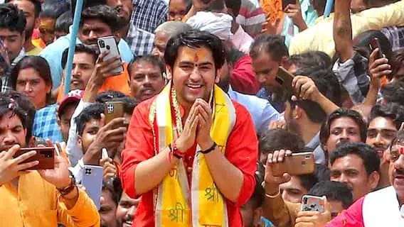 Dheerendra Shastri wishes Happy Independence Day, said everyone should say Vande Mataram and those who don't say it…