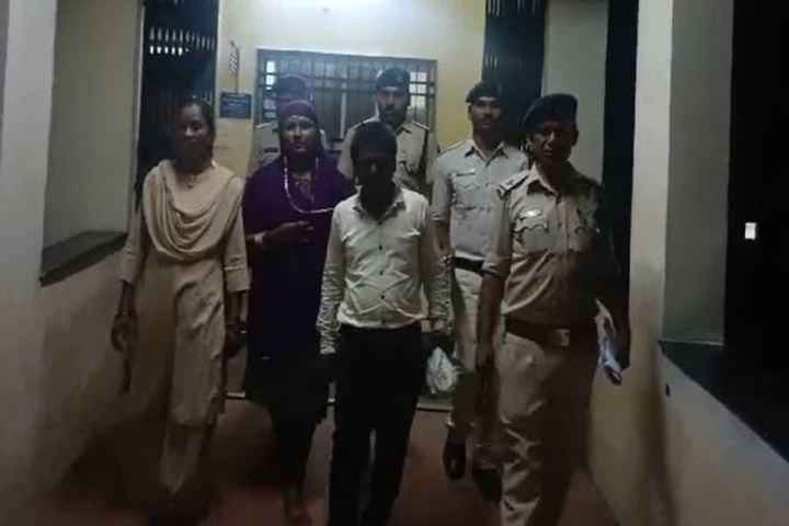 Raveena Tandon arrested in sex racket, nine people have been arrested so far