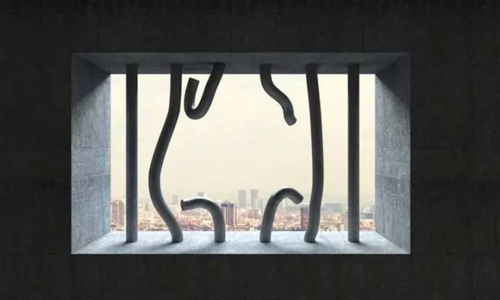 Two dreaded prisoners escaped from the jail in Uttarakhand's capital Dehradun, 6 jail personnel suspended