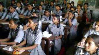 After Odisha, West Bengal, now schools and colleges are closed in the capital of this state, cyclone Dana has become a big problem for the people