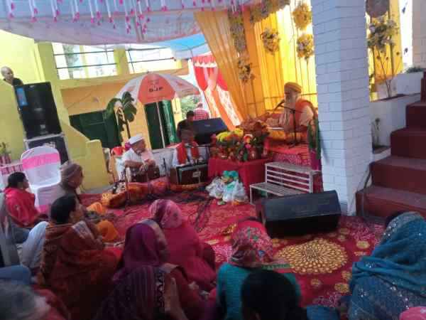 crowd-of-devotees-gathered-in-almora-on-the-second-day-of-shri-bhagwat-katha-devotees-immersed-in-devotion