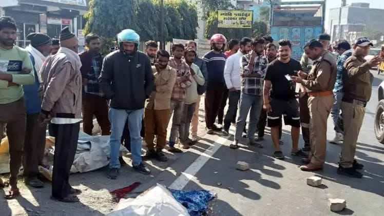 A terrible road accident happened in Uttarakhand