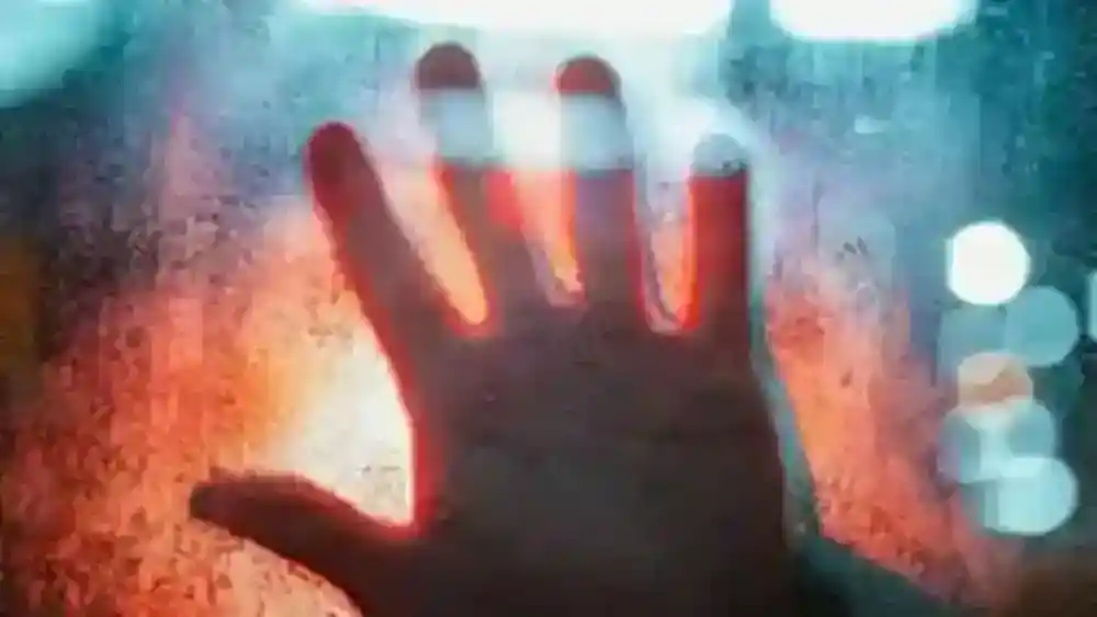 The daughter wanted to marry in another caste, the father hanged her to death and burnt the body