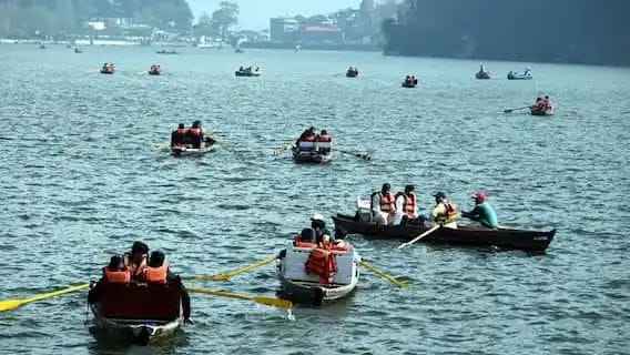 Tourists flock to Nainital on Holi, tourism business booms