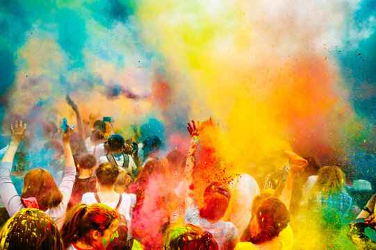 Holi 2025: Take these necessary precautions along with the fun of colors