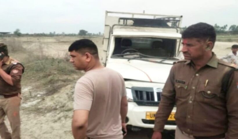 Pickup overturned while going to take bath in Ganga, Holi's happiness turned into mourning
