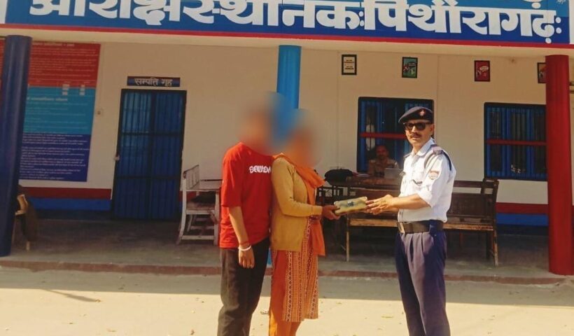 Honesty: Constable Harish Latwal returned the purse full of money