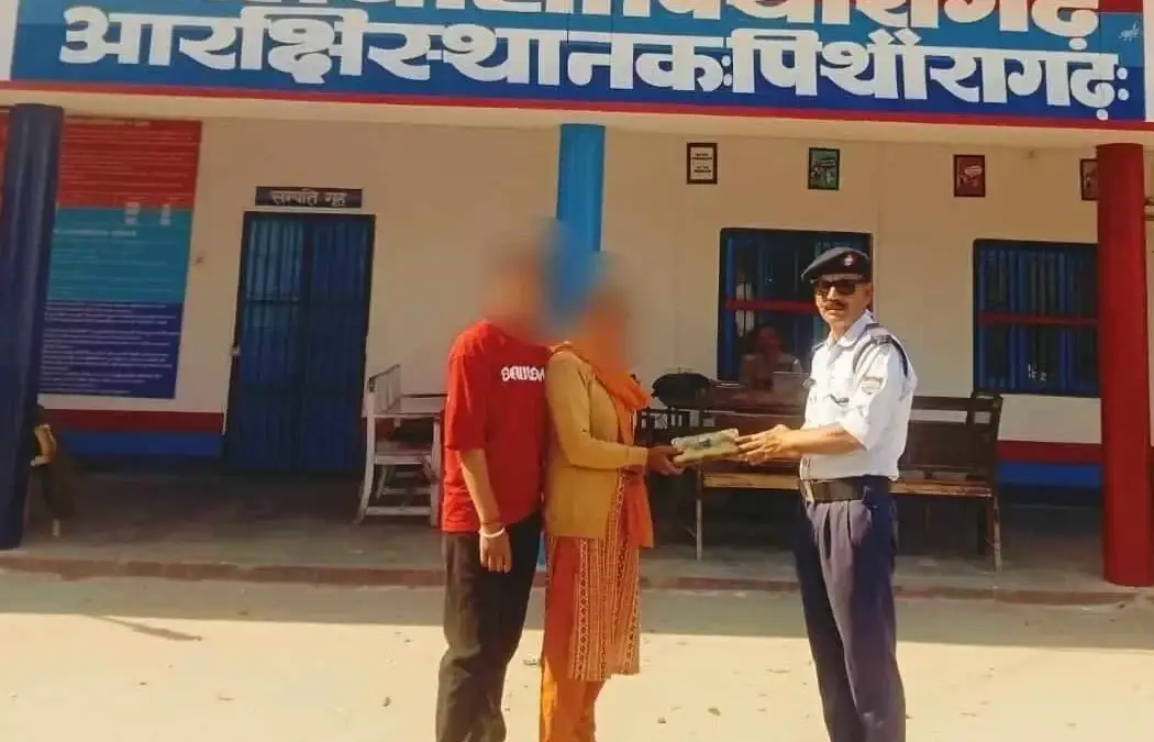 Honesty: Constable Harish Latwal returned the purse full of money