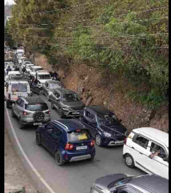 a-question-to-the-government-via-kainchi-dham-is-religious-tourism-behind-the-traffic-chaos