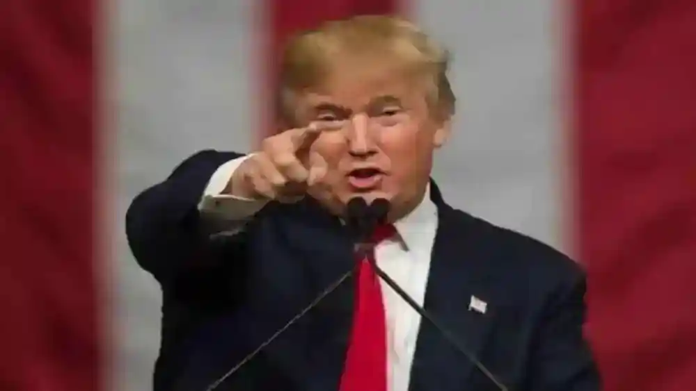 अमेरिकी राष्ट्रपति डोनाल्ड ट्रंप ने टिम कुक से कहा , अगर Apple को चलाना है तो ,भारत छोड़ो और iPhone बनाना है तो, सिर्फ अमेरिका में बनाओ 10 n664417737174731417595991e33372ebbc37b64d903ca334e8421b5dfdff591299abd4c60da56f87e7aa08.webp?v=17