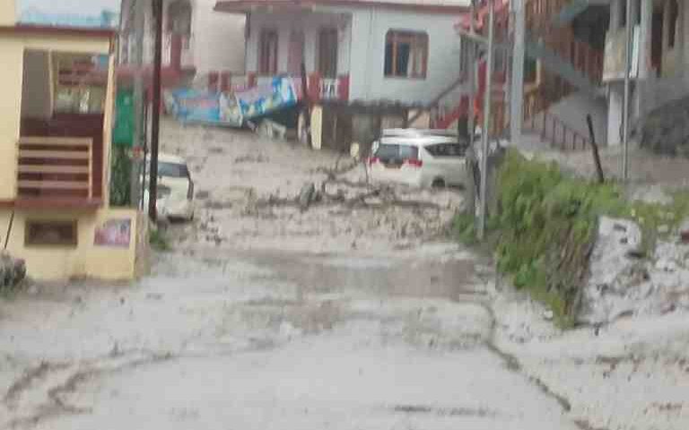Cloud burst in Uttarkashi's Dharali, entire market and hotel washed away in flood of Kheerganga river, 4 dead, many missing