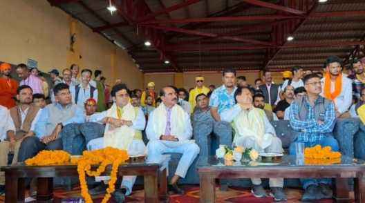 देवीधुरा बग्वाल में 7 मिनट तक हुई फल-फूलों की बरसात 2 Screenshot 2025 0809 150846