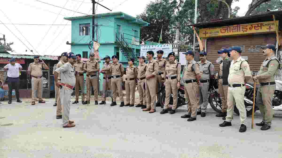 almora-police-launched-campaign-in-dhar-ki-tuni