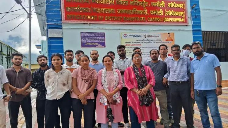 n67695009817553308999225b43b4d3a108cb23c8279ea275f094242799340dfcb3fd5ab3256273756c4d2b