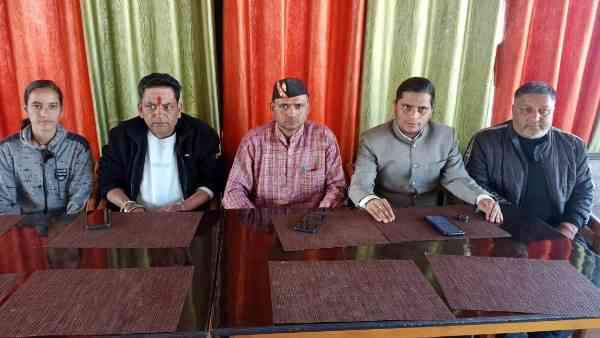 Doctors' transfer case from Almora: Vinay Kiraula called the transfer of doctors a policy of appeasement.