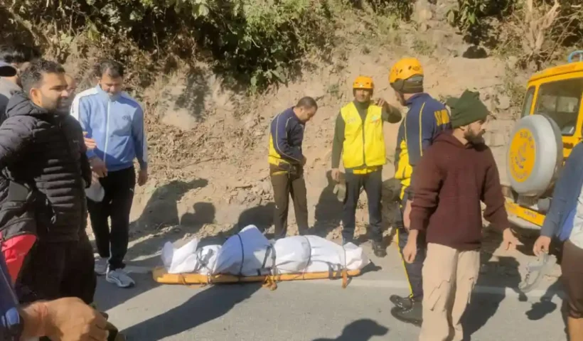 uttrakhand-breaking-pickup-falls-into-gorge-1-died-2-injured