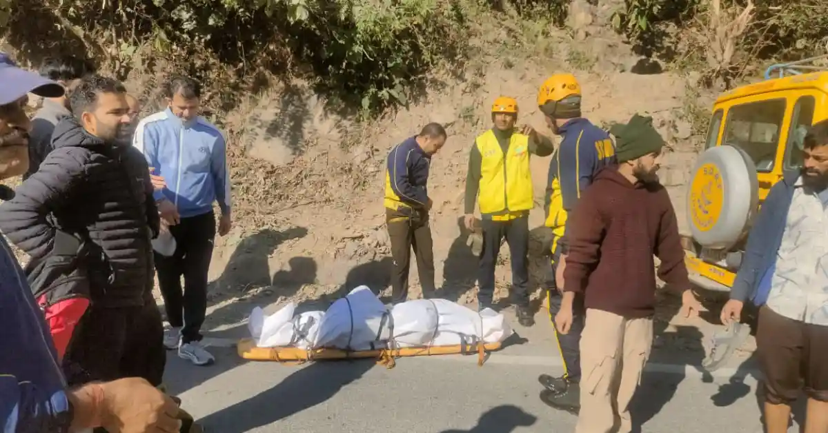 uttrakhand-breaking-pickup-falls-into-gorge-1-died-2-injured