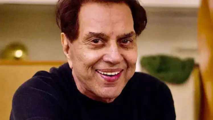 Dharmendra’s Passing: Tears in Phagwara as Friends Share Heartfelt Childhood Tales
