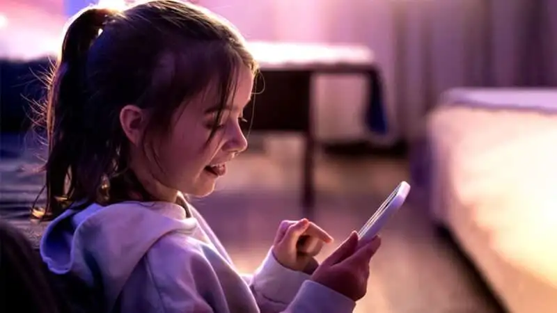 Is 4 hours a day on your phone good 1