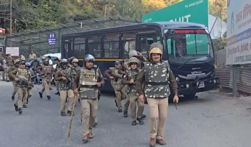 police-take-strict-action-against-fake-blast-situation-at-kainchi-dham-two-killed-three-arrested-in-retaliatory-operation