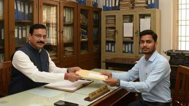 सरकारी नौकरी के नाम पर किया फ्रॉड, जालसाज ने डीएम के फर्जी साइन वाला नियुक्ति पत्र थमाया और की मोटी वसूली 1 n694015959176637544282906190b2e5844ad9bb612a98b803c26a7534d2867117cc4ae10c7f22a9b4ae2ba