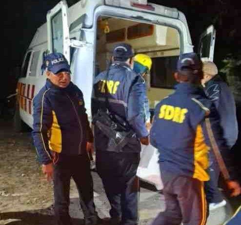 A woman who went into the forest to collect grass fell into a ditch and died.