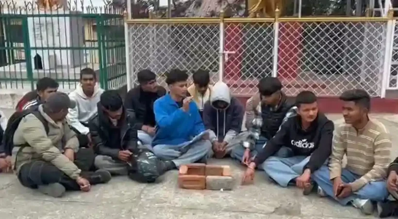 अल्मोड़ा: एबीवीपी ने किया बुद्धि शुद्धि यज्ञ,परिसर प्रशासन पर अनदेखी का आरोप 3 Screenshot 2026 02 19 07 28 51 76 7352322957d4404136654ef4adb64504