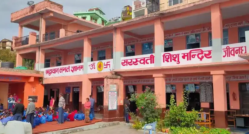 Almora-सरस्वती विद्या मंदिर में नए सत्र के लिए प्रवेश प्रक्रिया हुई शुरू,कल होगा विद्यारंभ संस्कार 21 ssm almora