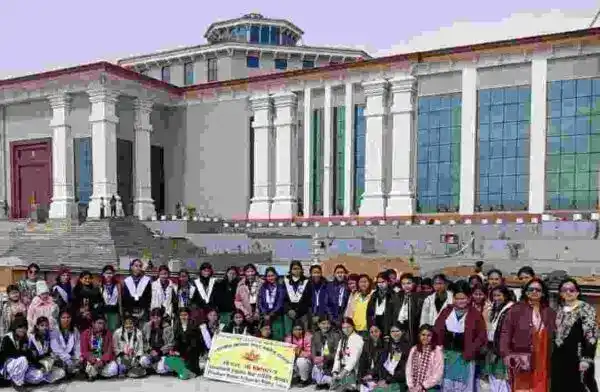 जीजीआईसी द्वाराहाट की छात्राओं ने किया उत्तराखंड विधानसभा गैरसैंण का भ्रमण 4 students-ggic-dwarahat-visited-uttarakhand-legislative-assembly-gairsain