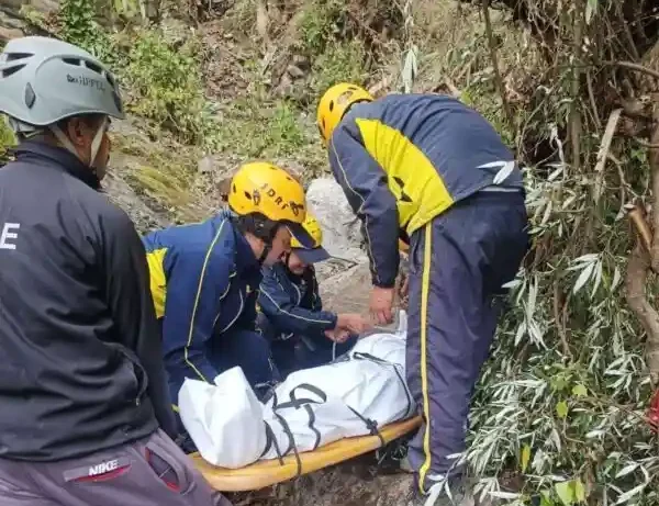 car-accident-gethiyajageshwar-and-kainchi-dham-2-dead