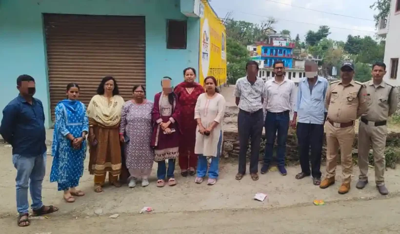 17 year old daughter was going to get married in Almora, 5 days before the decoration of the mandap the team was threatened, now the family members did this work