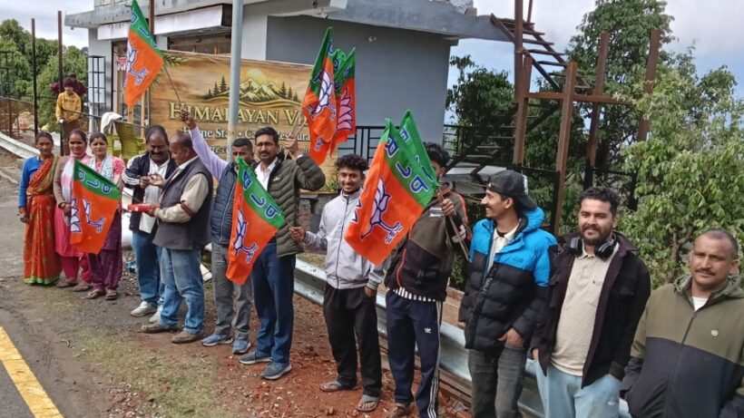 almora-bjp-workers-celebration