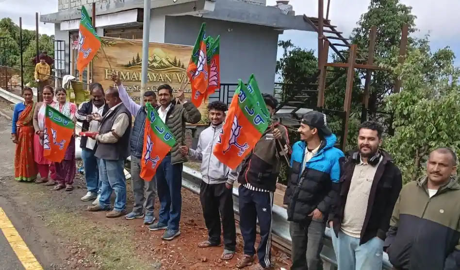 almora-bjp-workers-celebration