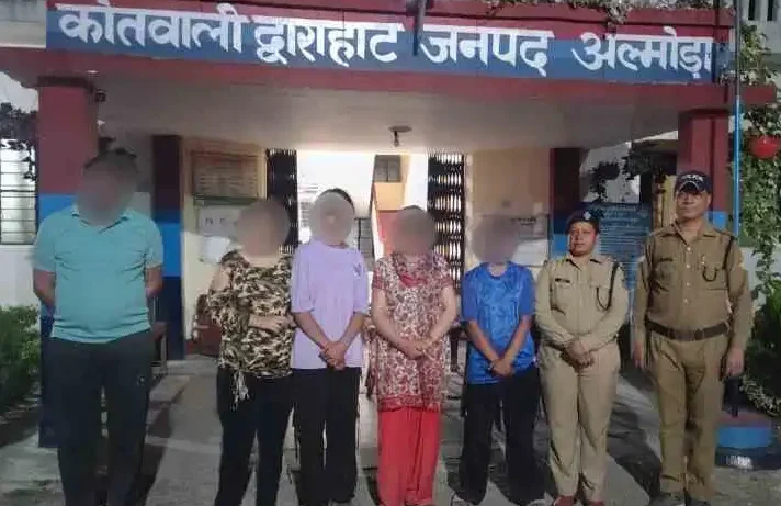 Police took prompt action - two minor girls who were wandering were handed over to their families