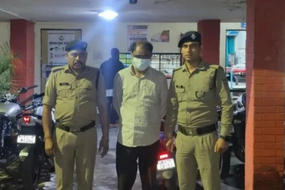 By posing as Rahul Gandhi's fake PA, he cheated a woman leader of Rs 25 lakh, a vicious fraudster from Punjab arrested