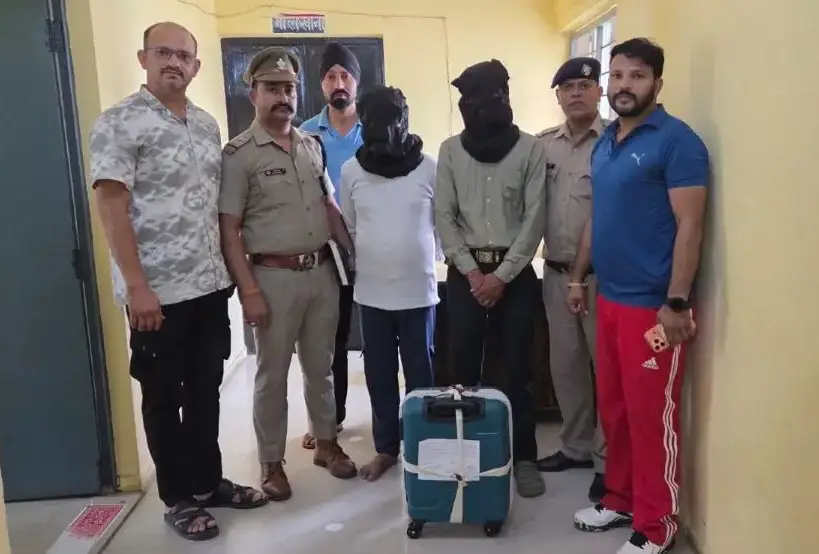 Drugs Busted in Fashion Boutique 5 Kg Charas Worth 10 Lakh Recovered